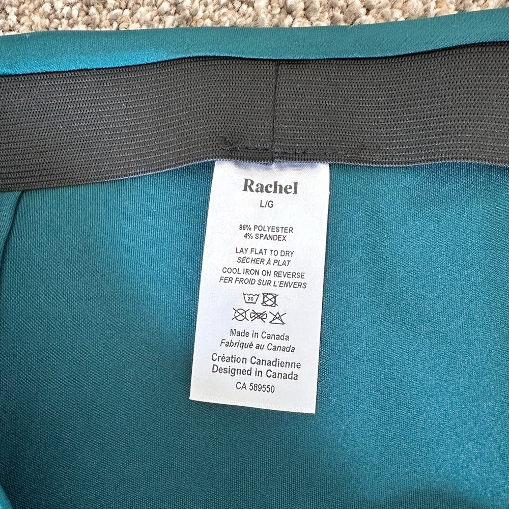 Elegant Emerald Green Satin Skirt - Picture 3 of 5